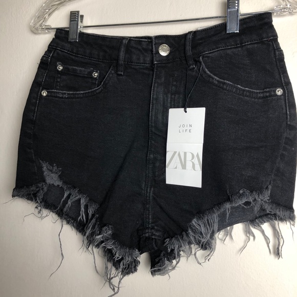 Black Zara Jean Cropped Distressed Shorts - Picture 4 of 4